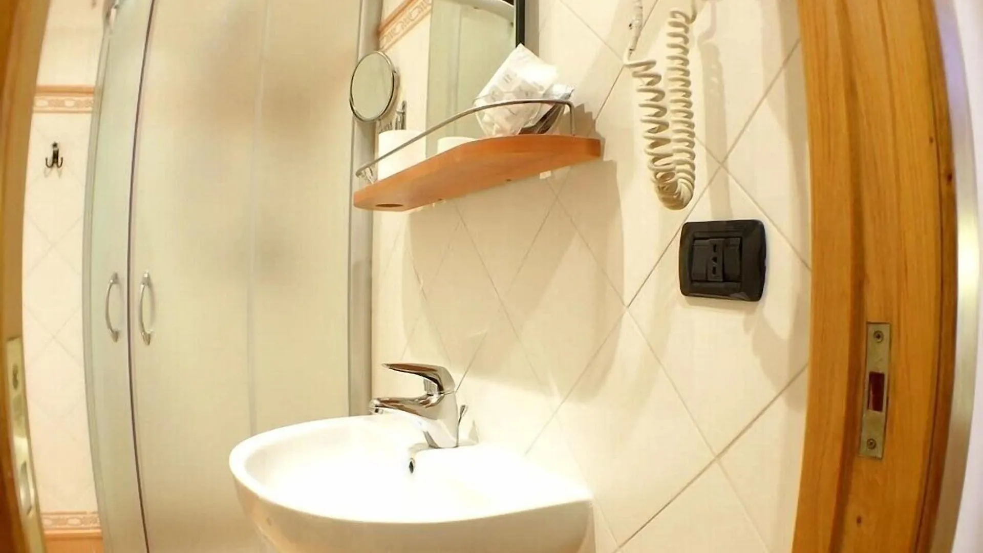 *** Guest house Magnifico Rome Hotel Italy